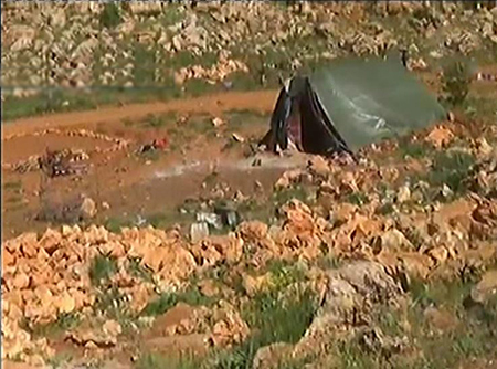 un campamento de los terroristas abandonado Hezbolá conquista más colinas en el Qalamun